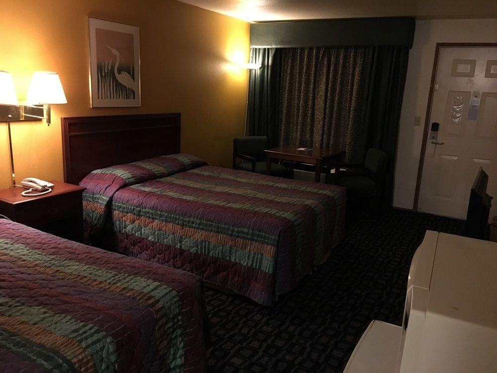 Oyo Woodland Hotel And Suites Zewnętrze zdjęcie